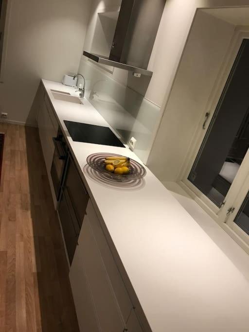 Stort Hus I Porsgrunn Sentrum Med Gangavstand Til "Alt" & Gratis Parkering Til Flere Biler Esterno foto