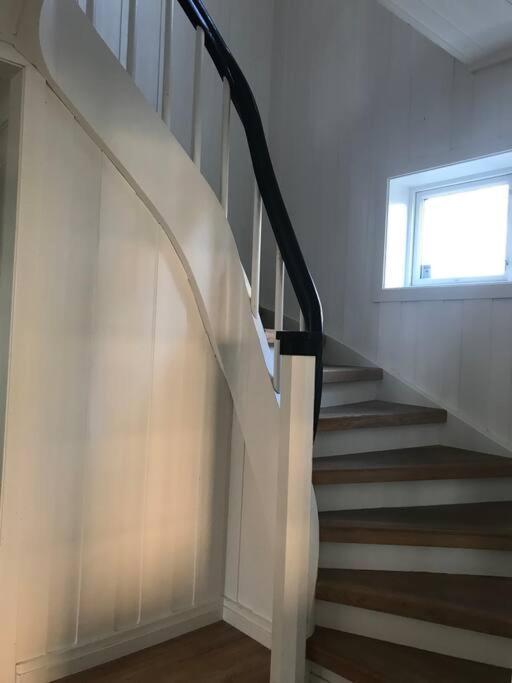Stort Hus I Porsgrunn Sentrum Med Gangavstand Til "Alt" & Gratis Parkering Til Flere Biler Esterno foto