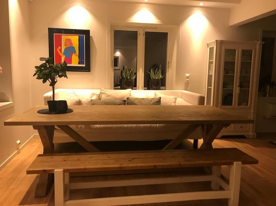 Stort Hus I Porsgrunn Sentrum Med Gangavstand Til "Alt" & Gratis Parkering Til Flere Biler Esterno foto